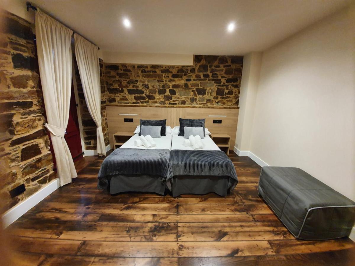 Albergue Casa Cuartel A Fonsagrada Eksteriør bilde